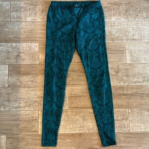Athleta Chaturanga Jacquard Emerald Small Tall Printed Leggings